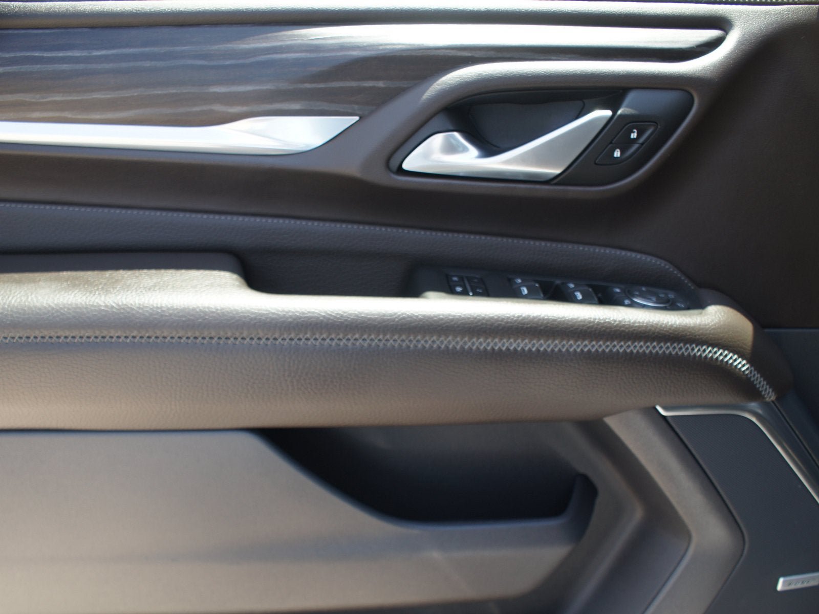 Used 2022 GMC Yukon XL Denali RWD image 32