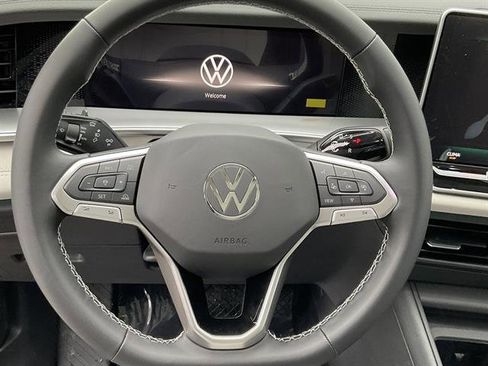 New 2026 Volkswagen Tiguan SE image 8