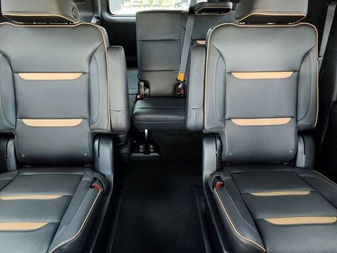 Used 2023 GMC Yukon XL AT4 image 31