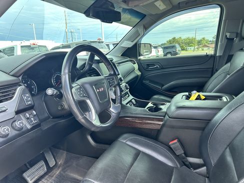 Used 2019 GMC Yukon XL SLT w/ Graphite Performance Edition AWD/4WD image 9