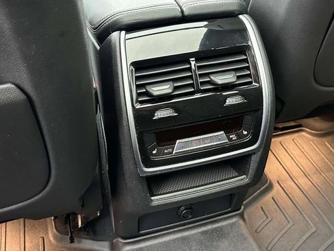 Used 2019 BMW X5 xDrive50i w/ M Sport Package image 18