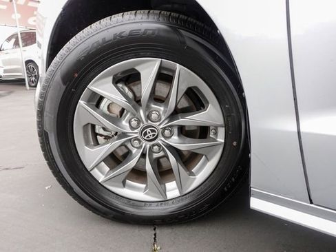 Certified 2024 Toyota Sienna XLE image 14