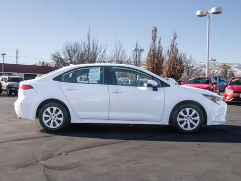 Used 2022 Toyota Corolla LE image 8