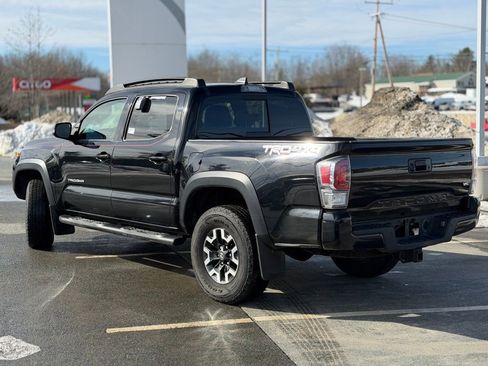 Used 2020 Toyota Tacoma TRD Off-Road w/ Technology Package image 3