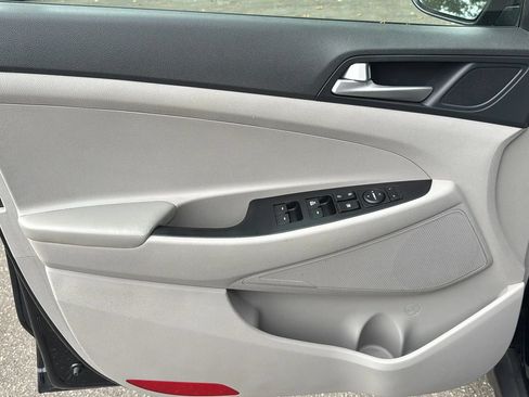 Used 2019 Hyundai Tucson SE AWD/4WD image 16