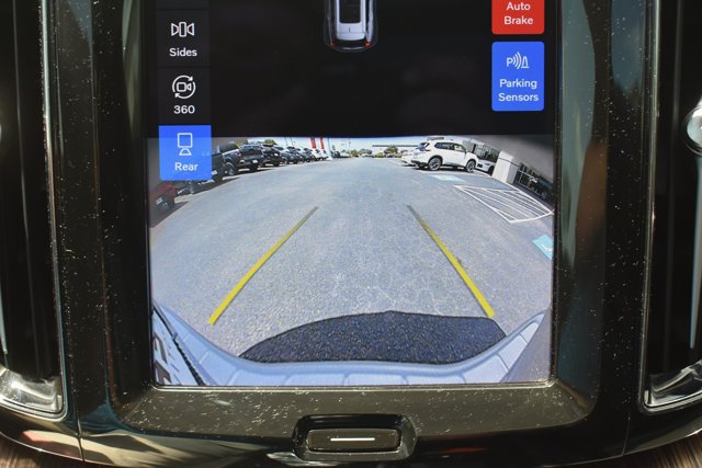 Used 2023 Volvo XC60 B5 Ultimate w/ Climate Package FWD image 27