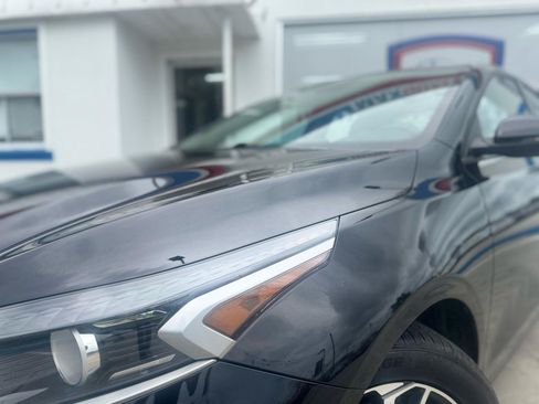 Used 2023 Kia Forte LXS w/ LXS Technology Package FWD image 5