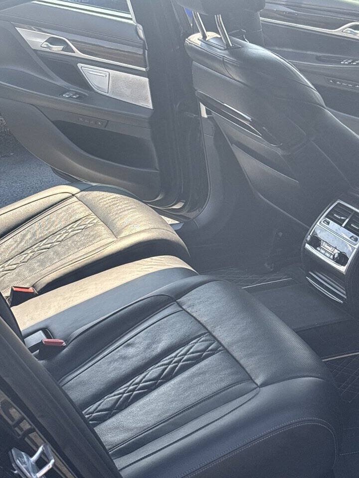 Used 2019 BMW M760i xDrive w/ Luxury Rear Seating Package AWD/4WD image 22