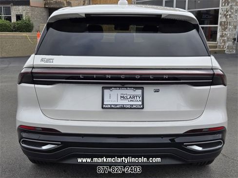 New 2026 Lincoln Nautilus Premier image 9