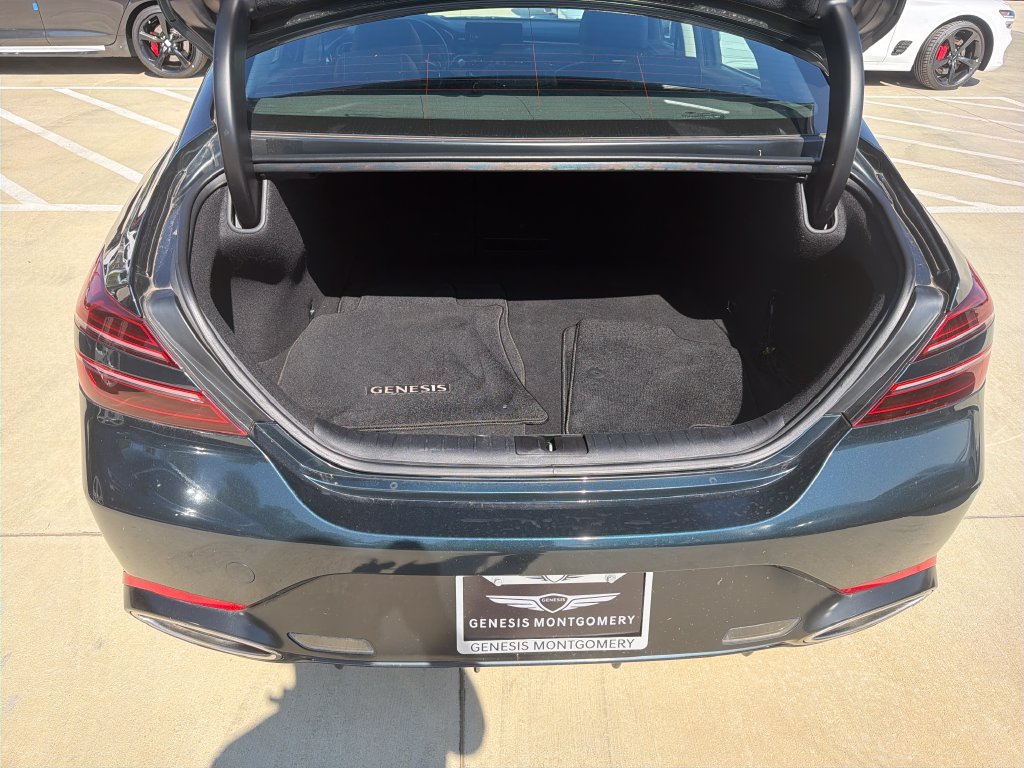 Used 2022 Genesis G70 3.3T RWD image 11