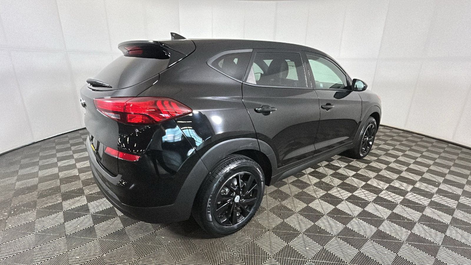 Used 2021 Hyundai Tucson SE FWD image 3