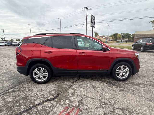Certified 2022 GMC Terrain SLE w/ Driver Convenience Package FWD image 6