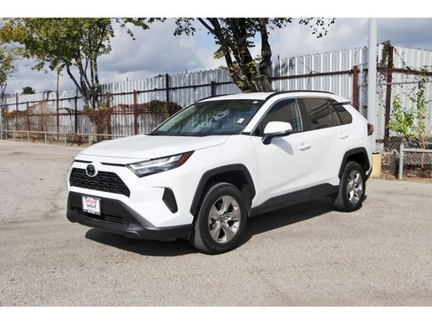 Used 2023 Toyota RAV4 XLE image 3