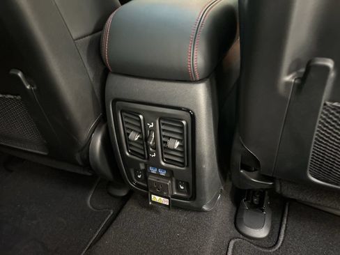 Certified 2023 Dodge Durango R/T RWD image 30