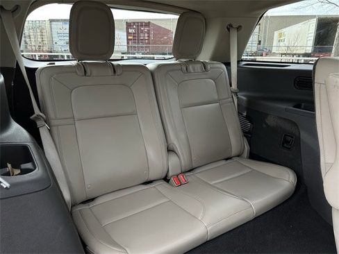 Used 2021 Lincoln Aviator Reserve w/ Elements Package Plus image 33