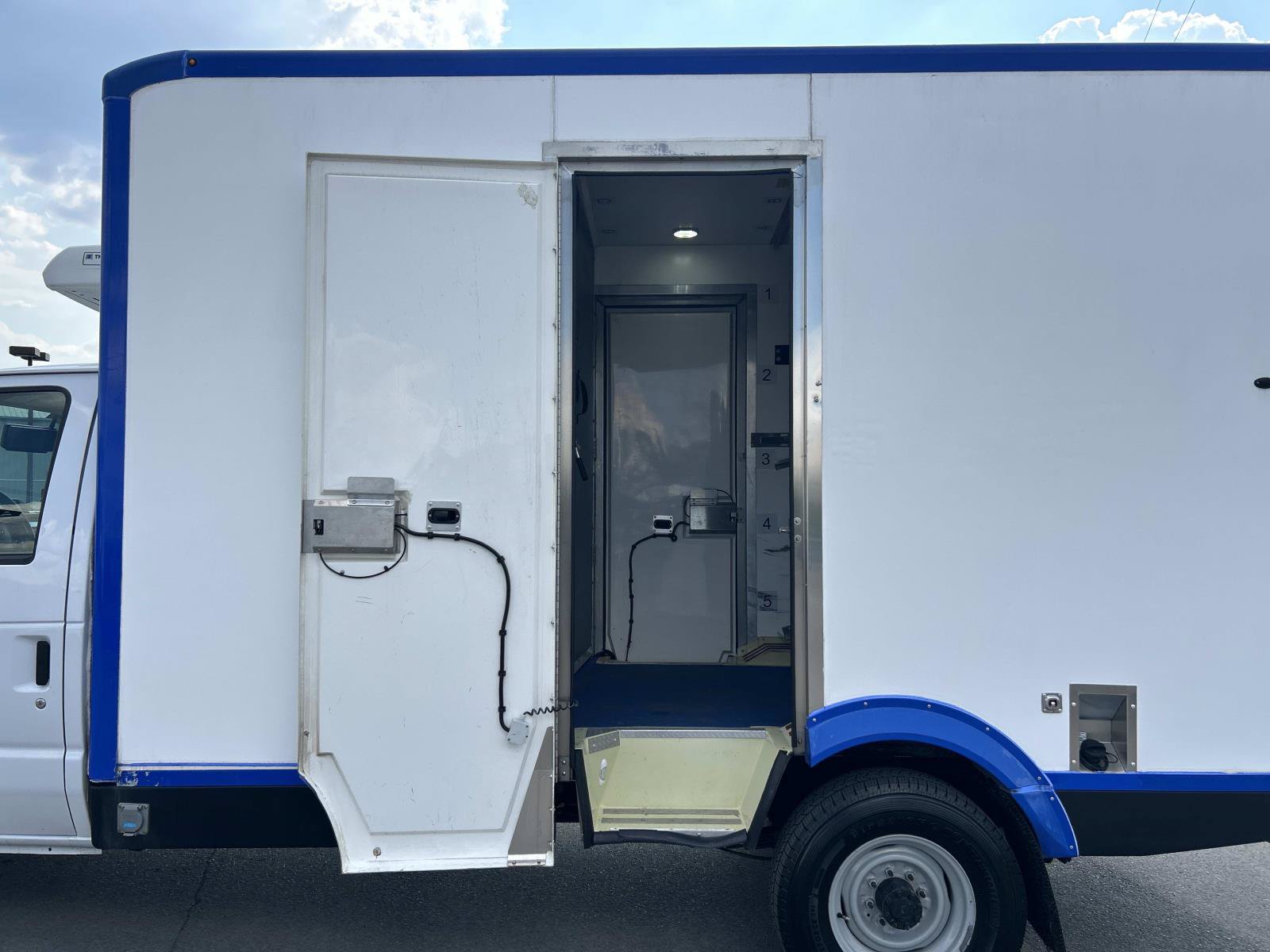 Used 2023 Ford E-350 and Econoline 350 Super Duty w/ Power Windows & Locks Group RWD image 26