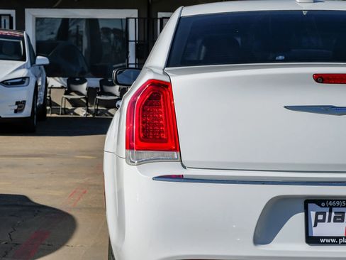 Used 2019 Chrysler 300 Limited image 56