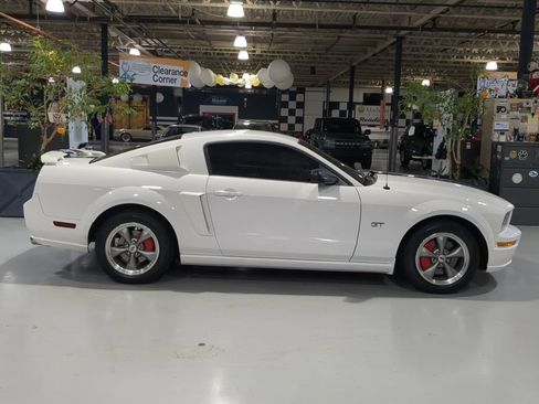 Used 2006 Ford Mustang GT Premium RWD image 7