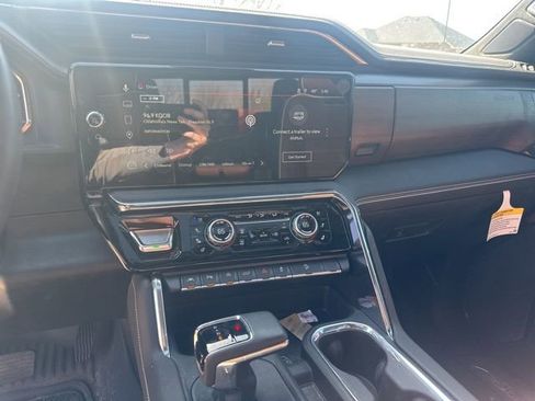 Used 2025 GMC Sierra 1500 Denali Ultimate AWD/4WD image 13