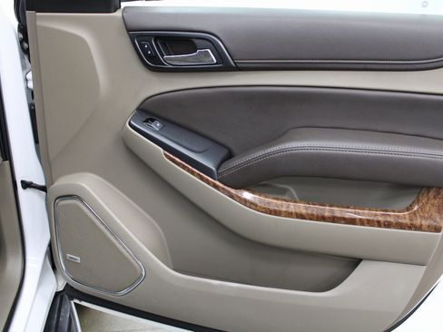 Used 2020 Chevrolet Suburban Premier image 20