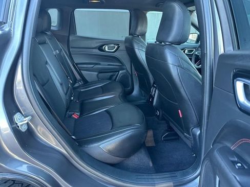 Used 2024 Jeep Compass Trailhawk w/ Trailhawk Convenience Group AWD/4WD image 10