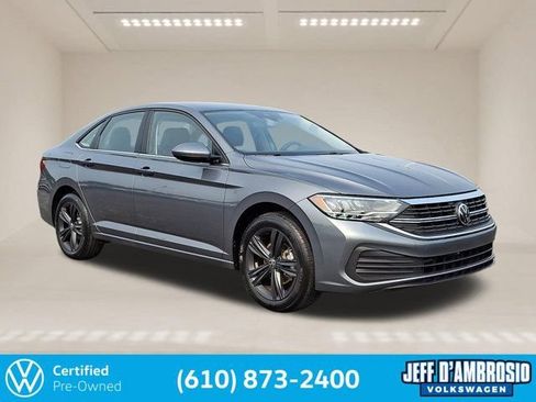 Used 2023 Volkswagen Jetta SE w/ Black Wheel Package FWD image 1
