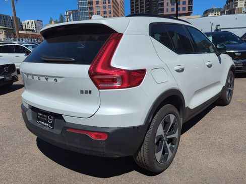 Used 2026 Volvo XC40 B5 Plus AWD/4WD image 7