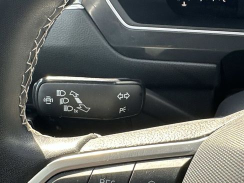 Used 2022 Volkswagen Tiguan SE image 25