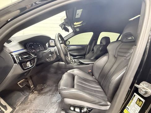 Used 2023 BMW M5 image 24