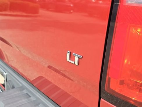 Used 2017 Chevrolet Colorado LT w/ LT Convenience Package RWD image 6