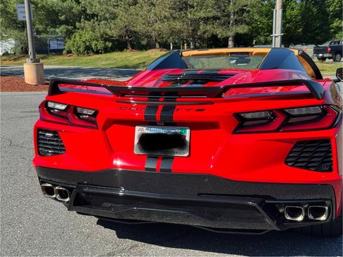 Used 2022 Chevrolet Corvette Stingray Premium Conv w/ Z51 Performance Package RWD image 31