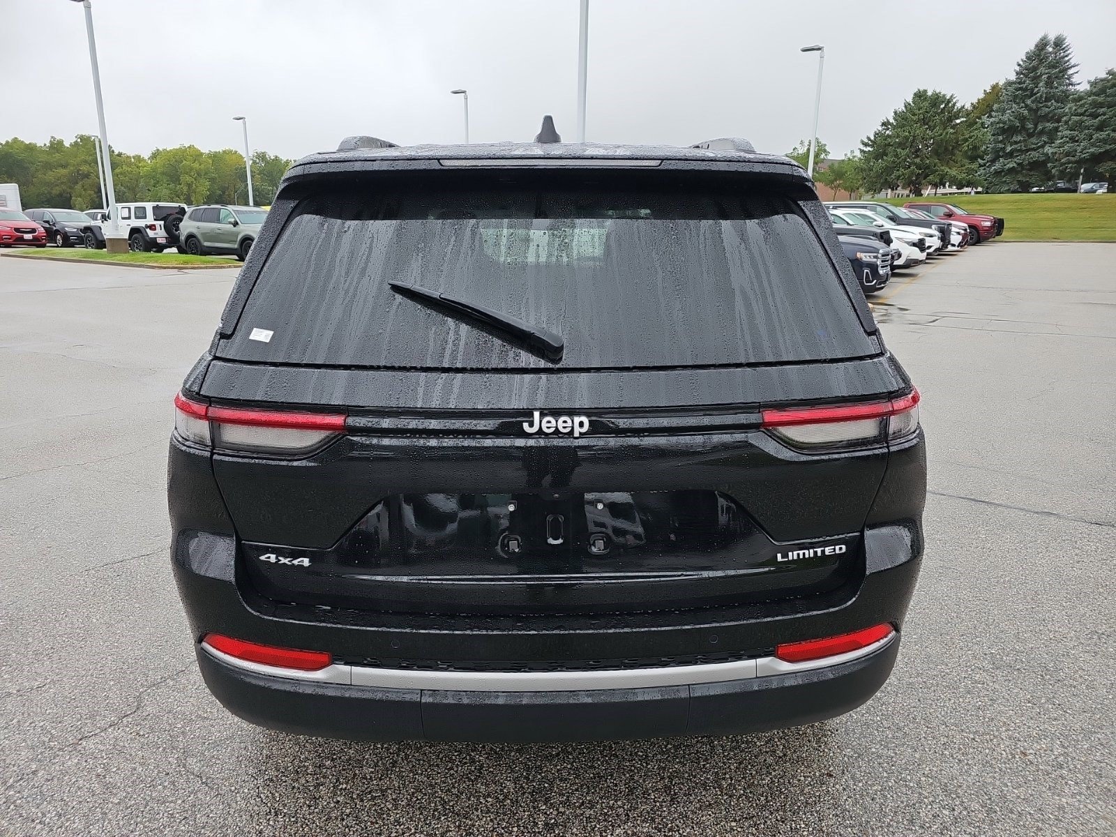 Used 2026 Jeep Grand Cherokee Limited w/ Trailer Tow Package AWD/4WD image 3