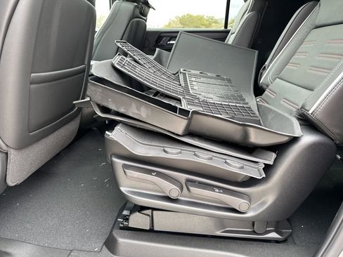 New 2026 GMC Yukon XL AT4 Ultimate w/ LPO, Floor Liner Package AWD/4WD image 32