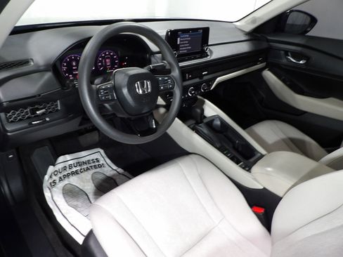 Used 2023 Honda Accord EX image 10