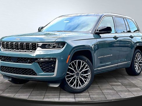 New 2026 Jeep Grand Cherokee Summit AWD/4WD image 3
