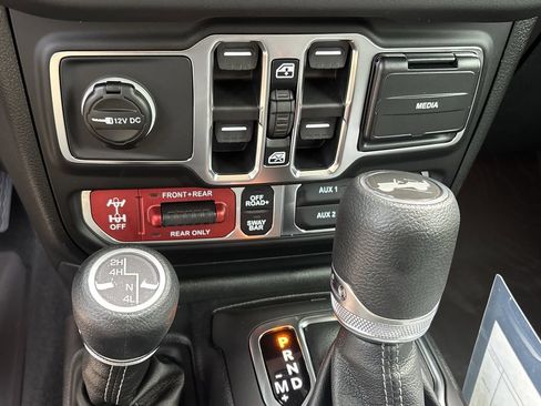 New 2026 Jeep Wrangler Unlimited Rubicon AWD/4WD image 16