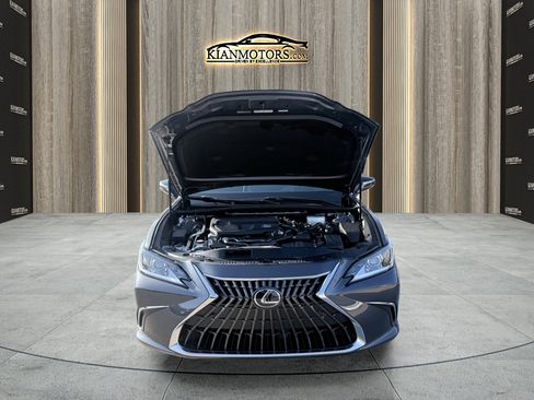 Used 2025 Lexus ES 300h F Sport image 8