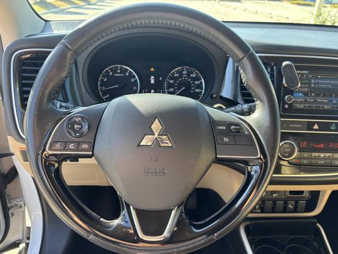 Used 2019 Mitsubishi Outlander SE image 10