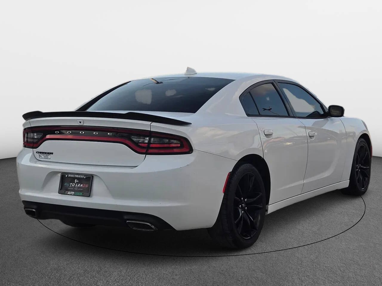 Used 2017 Dodge Charger SXT w/ Blacktop Package RWD image 5