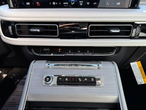 Used 2025 Lincoln Aviator Reserve w/ Equipment Group 201A image 28