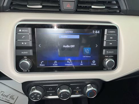 Used 2022 Nissan Versa SV FWD image 18