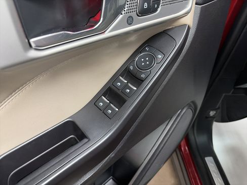 Used 2020 Ford Explorer Limited image 25