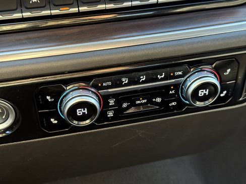 Used 2024 GMC Sierra 1500 SLT image 22