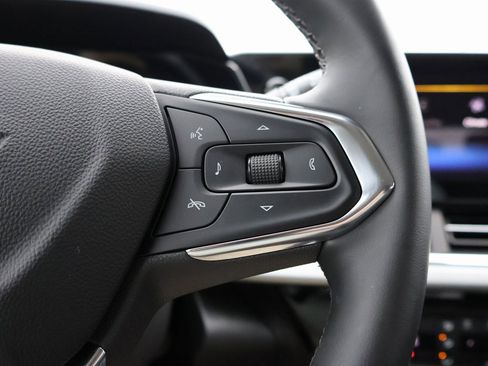 Used 2025 Chevrolet Trax LT w/ Driver Confidence Package image 27