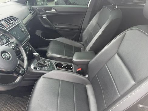 Used 2021 Volkswagen Tiguan SE FWD image 8