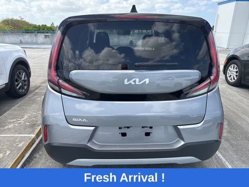 Used 2024 Kia Soul LX w/ Option Group 015 image 16