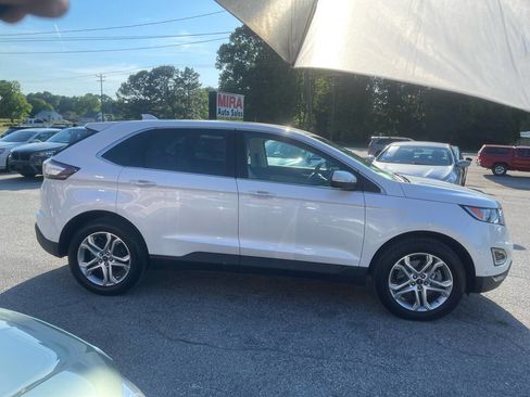 Used 2018 Ford Edge Titanium w/ Equipment Group 302A AWD/4WD image 7