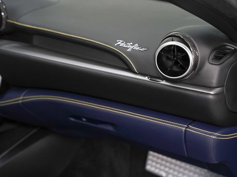 Used 2019 Ferrari Portofino RWD image 34