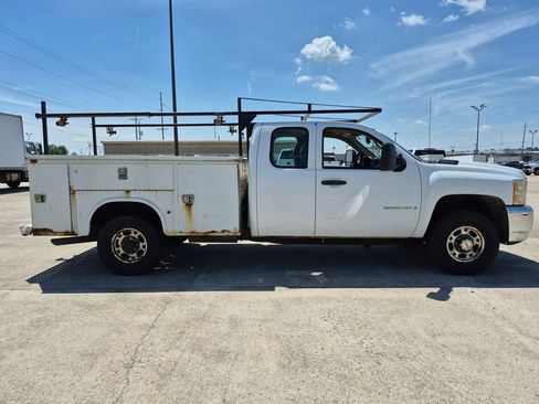 Used 2007 Chevrolet Silverado 2500 W/T AWD/4WD image 8