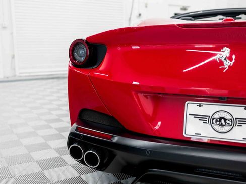Used 2019 Ferrari Portofino RWD image 39